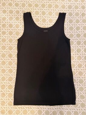 Amazon Essentials Women's Black Scoop Neck Tank Top